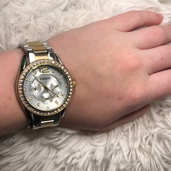 Gold Fossil Watch! - Picture 4 of 5